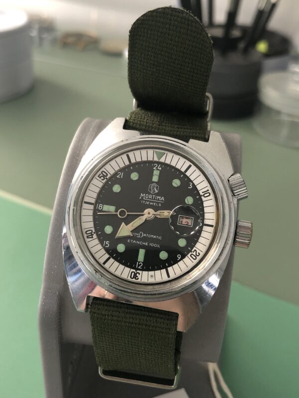 Montre vintage Mortima SuperDatomatic